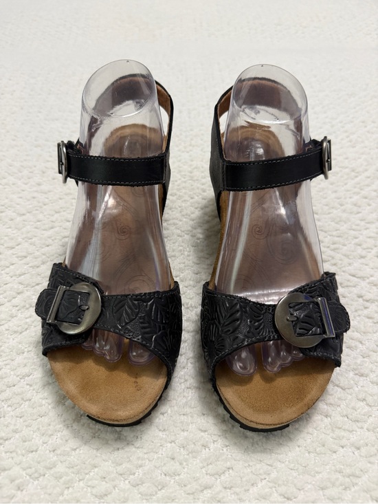 Taos Footwear Shoes - Taos Floral Embossed Leather Adjustable Straps Wedges Women’s Size 9-9.5